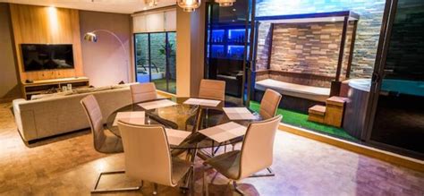 THE 5 BEST Hotels with Hot Tubs in Quezon City .